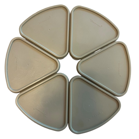 Vintage Tupperware pie slice storage containers with lids and lazy Susan - Picture 5 of 12